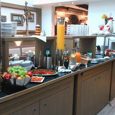 Hotel Triton II קלן
